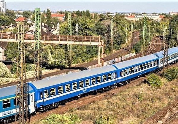 Bérmegállapodás a MÁV Zrt.-nél.