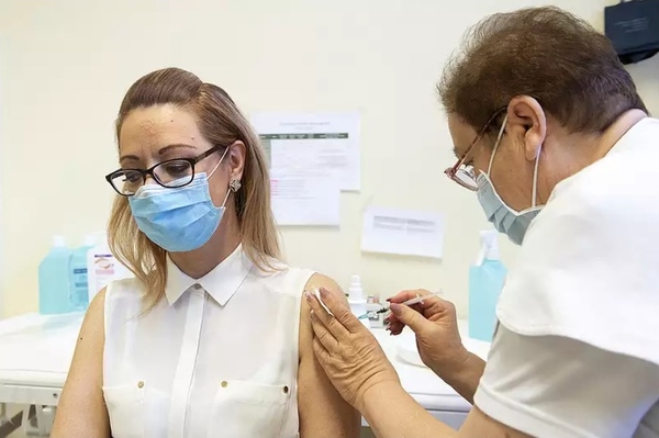 Kötelező oltás: ezek a hátrányok érhetik az ellenkező munkavállalókat