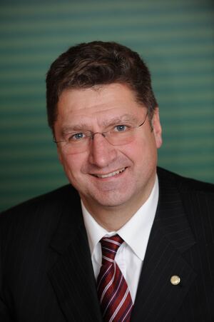 Parragh, Parragh, ülj le fiam, elégtelen!