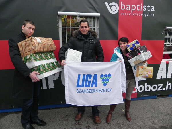 Sikeresen zárult az Esélyegyenlőségi Tagozat Cipősdoboz akciója