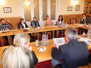 Társadalmi párbeszéd kibővítése a különböző szinteken