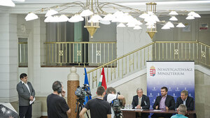 Megállapodás az országos bérajánlásról 2013