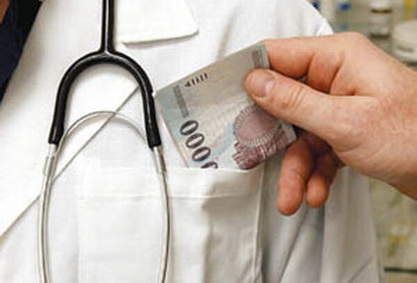 Vissza a privatizált egészségbiztosításhoz?