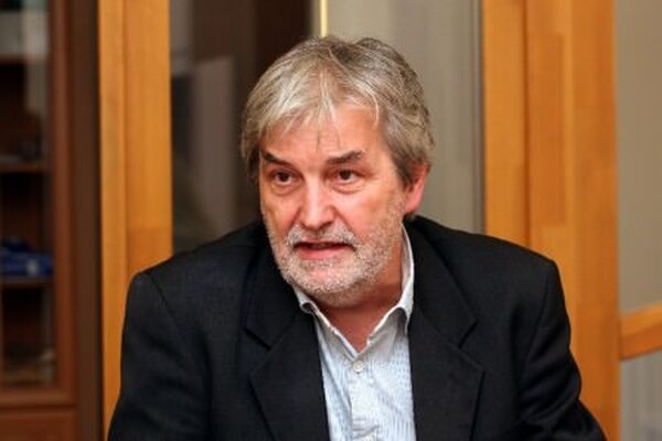 Mendrey László: Ez nem más, mint szemfényvesztés