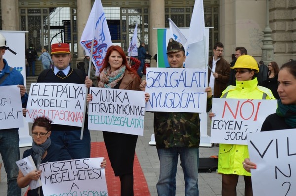 Tisztes Munka Világnapja 2014  Flashmob