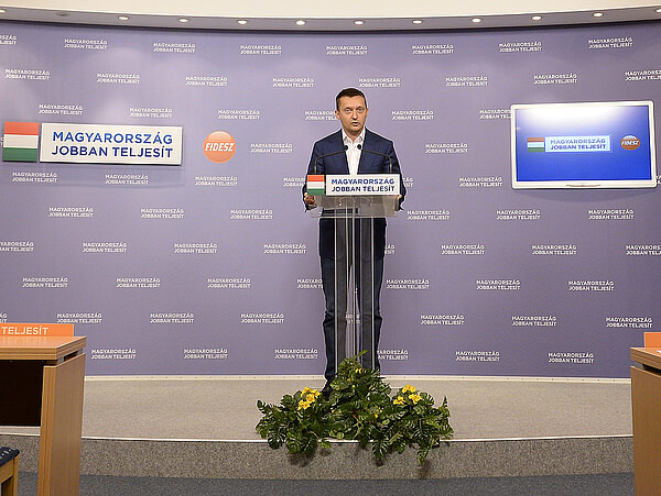 Rogán: maradhat a cafeteria adókedvezménye?