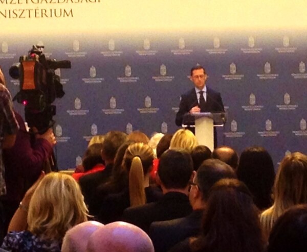 Konferencia a foglalkoztatási programokról